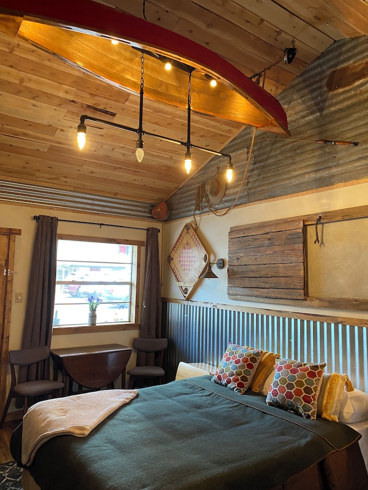 Dusty Boots Motel