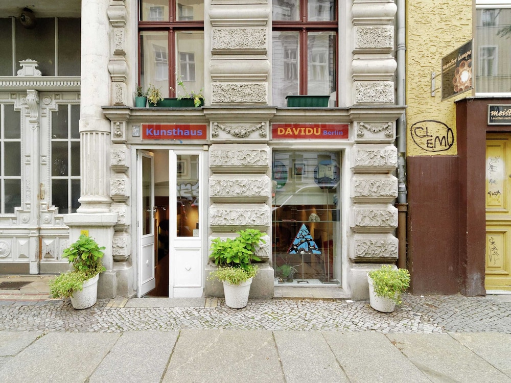 Contemporary Apartment in Kreuzberg, Berlin