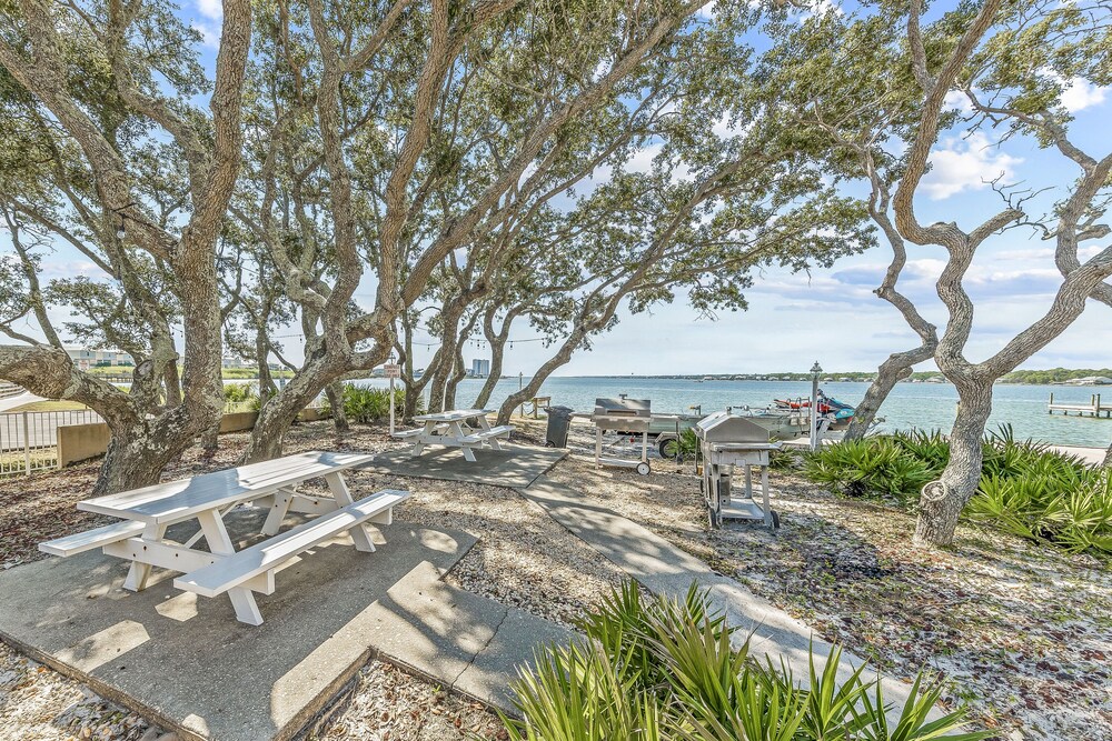Compass Point 303
