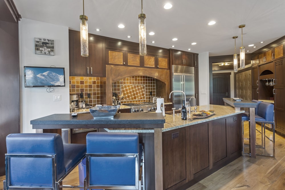 Flagstaff Lodge at Deer Valley Resort - Four Bedroom Residence #507 4 Condo