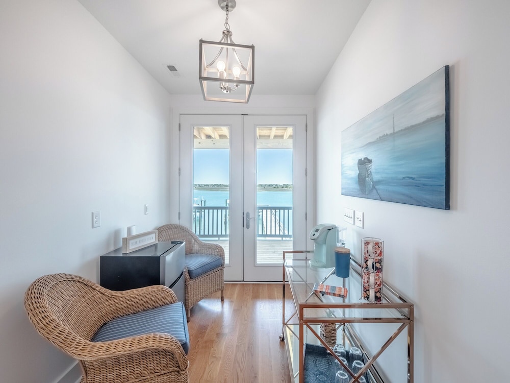 Channel 6 by Topsail Realty