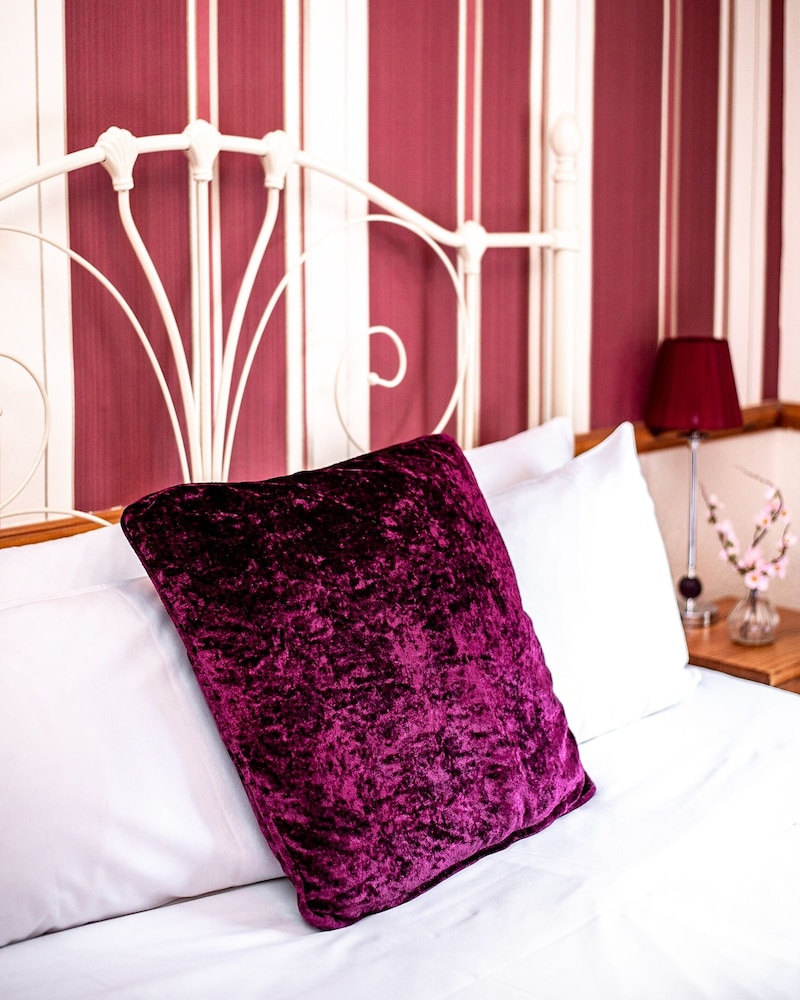 Trivelles Waterhall Country Hotel - Gatwick