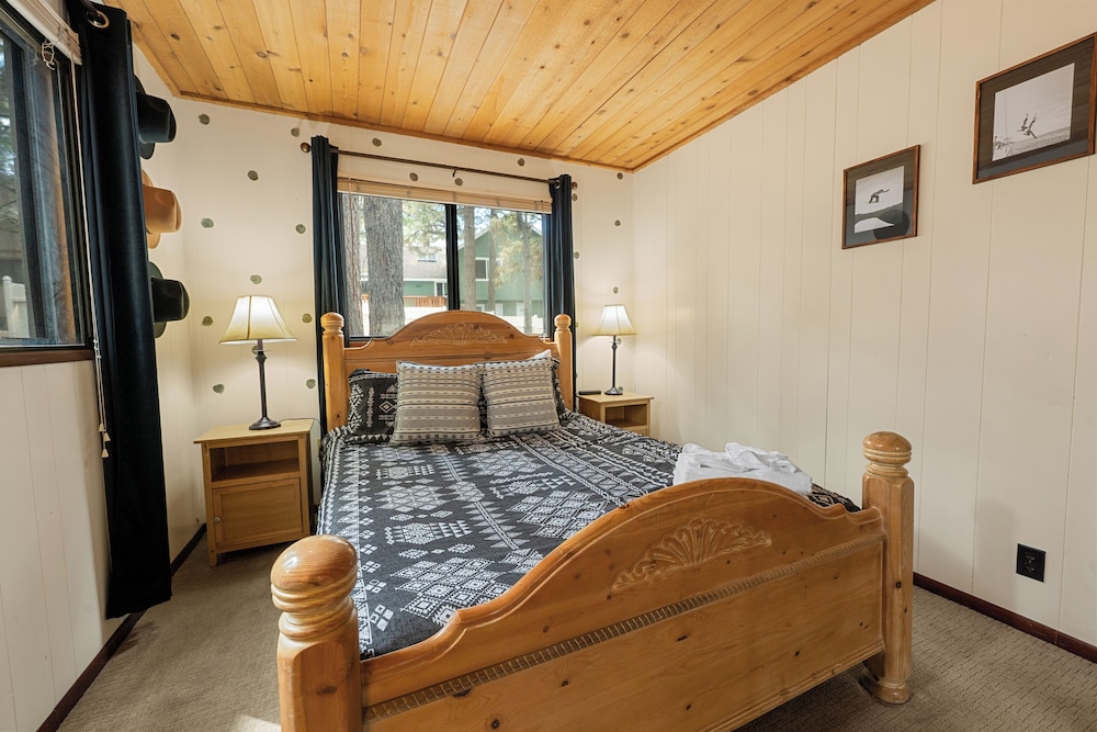 Bear Woods 3BR Retreat