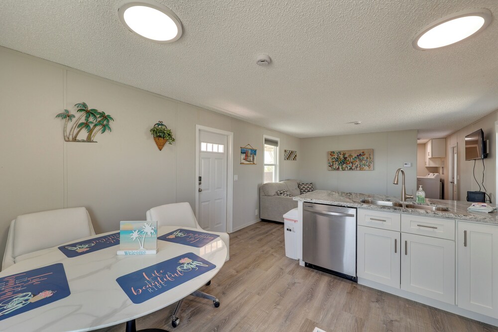 8 Mi to Laughlin Riverwalk: Waterfront Retreat