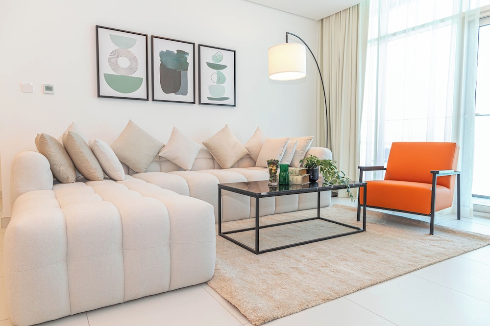 Bloomfields Modern 1BR in Thalassa