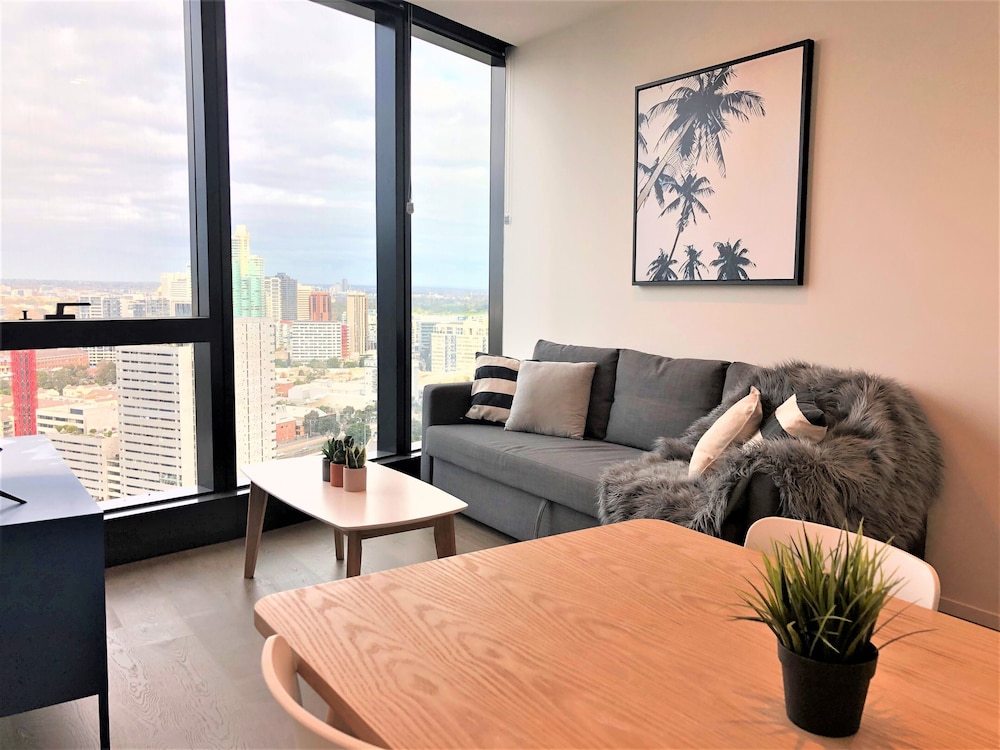 ReadySet Apartments on Southbank Boulevard