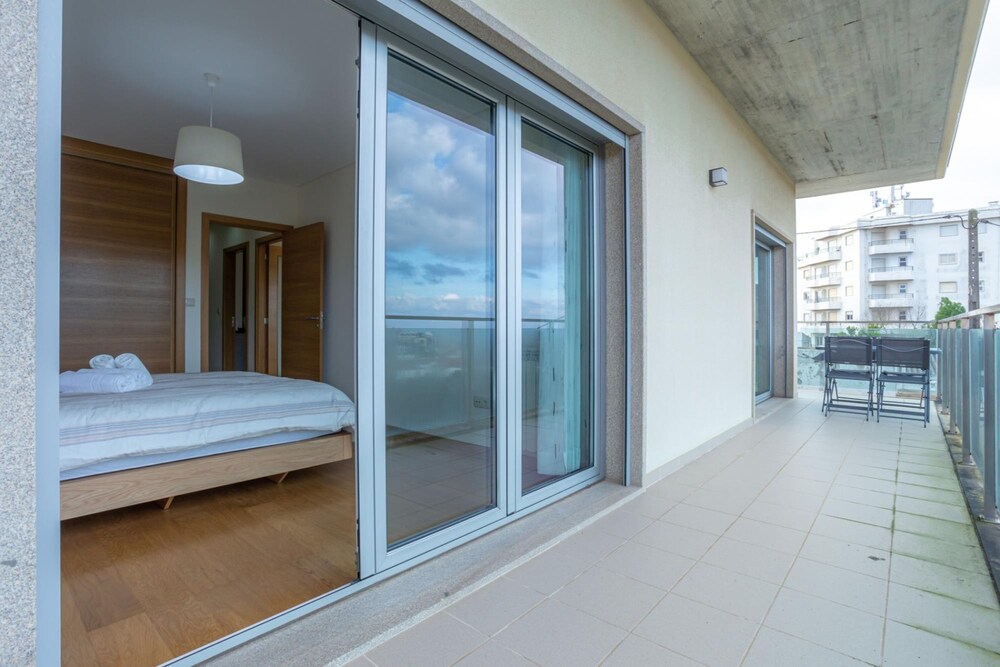 Buarcos Sunset Apartment by Rent4all view 4