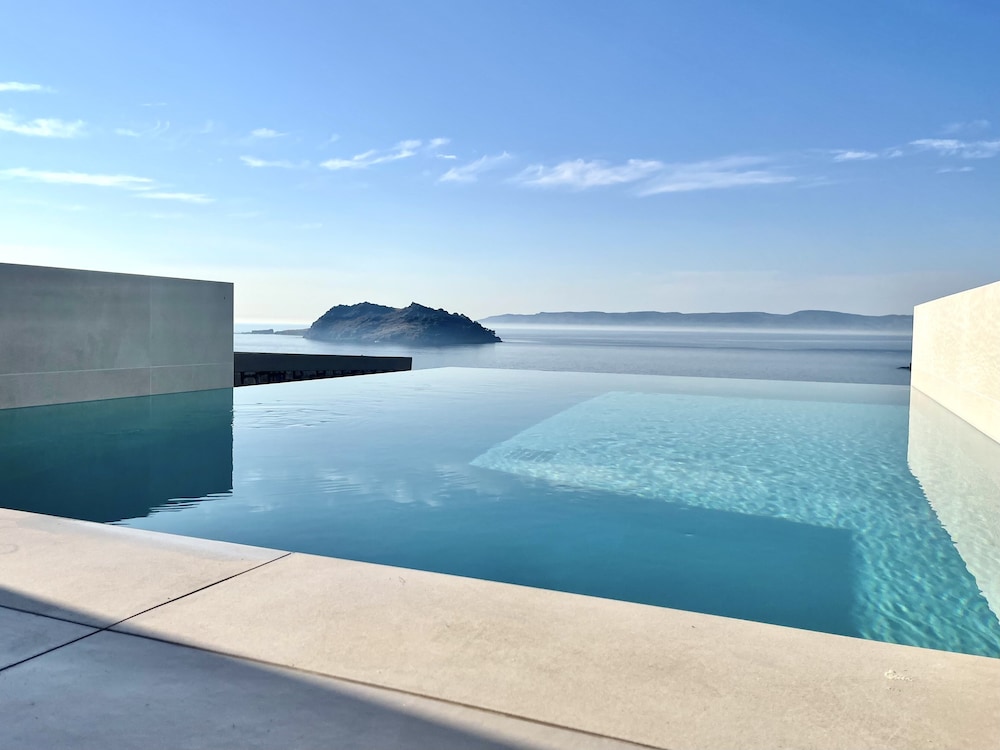 Eleia Seafront Rooms & Villas photo 5