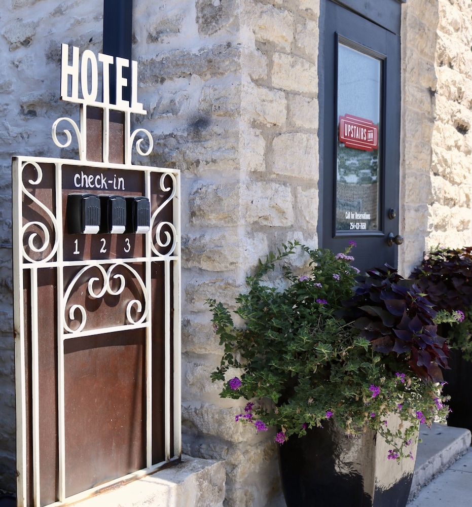 Hico's Upstairs Inn