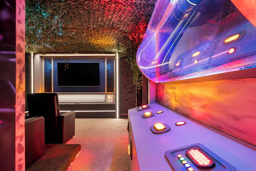 Luxury Home With Pool Game Room Cinema
