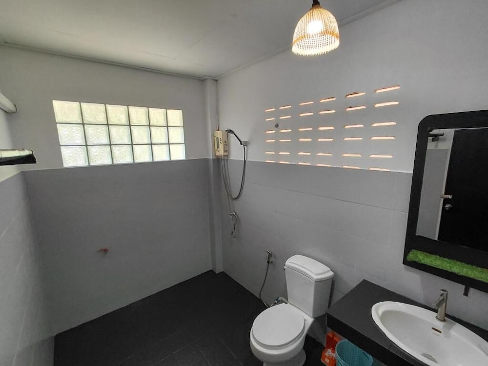 2 Bedroom Private Home Perfect for Families - Kitchen -seaviews -fast Wifi