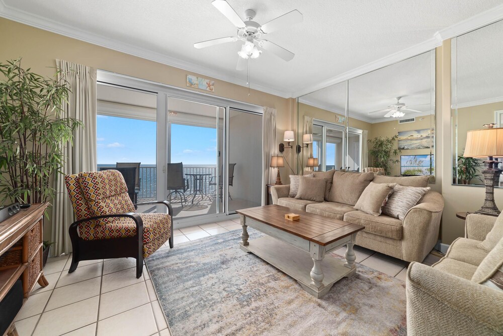 Regency Isle 710