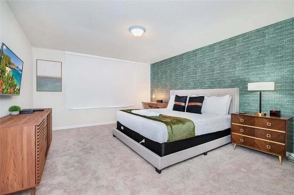 Elegant 5-bedroom Villa w Private Pool Near Disney