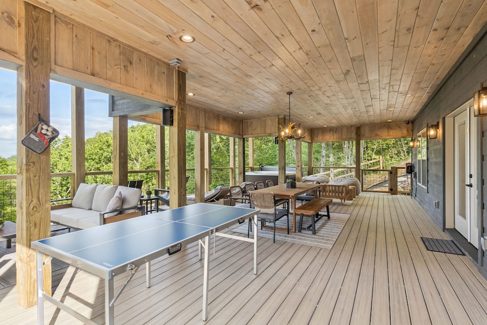 Golden Oaks Cabin 3 Bedroom Home