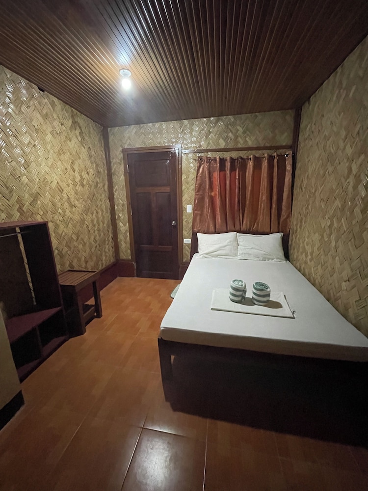 Akoya Beach Park & Cottages