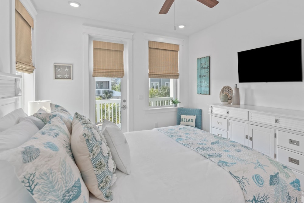 Walk to the Beach Pool 5bdr 3 Porches Beach Sea-ker s Retreat by Avantstay
