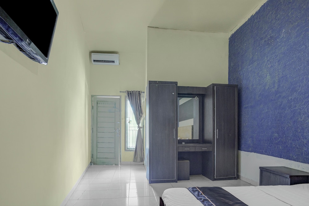 Hotel O near Universitas Widya Dharma
