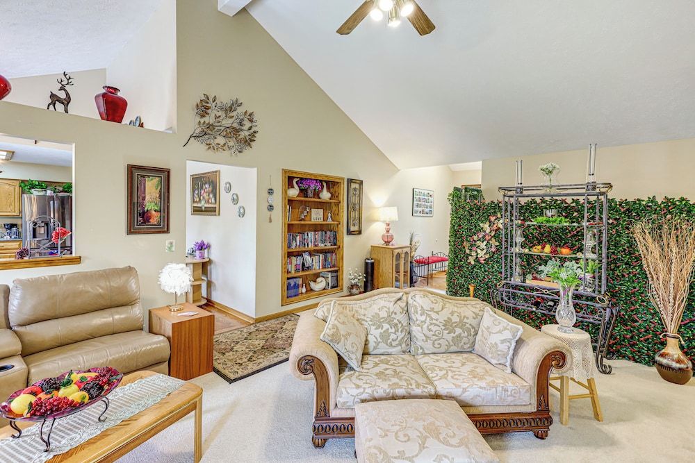 5 Mi to Platte River: Inviting Bellevue Rental