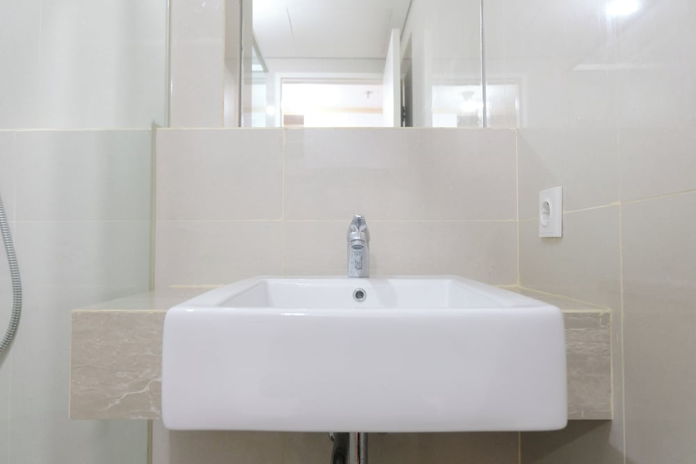 Modern Studio At Apartment Landmark Residence Bandung