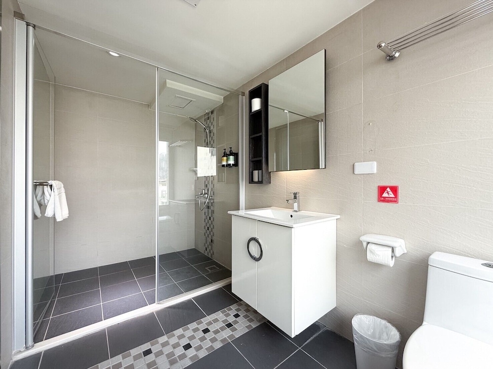 ElEnce Hotel