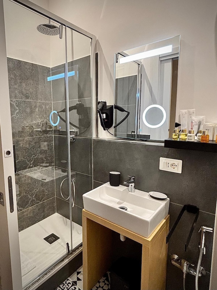 Le vie di San Pietro guest house