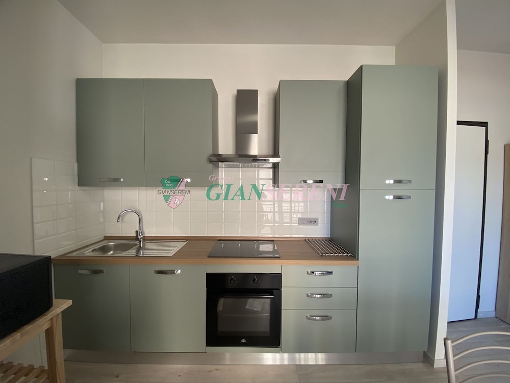 Two-room Apartment Sleeps 5 IN THE NEW Town Area-rif Lopa1