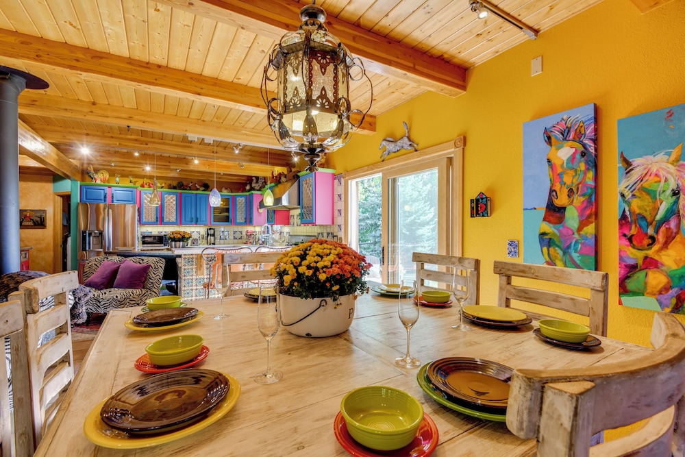 Bike, Hike & Ski: Artsy Steamboat Springs Retreat!