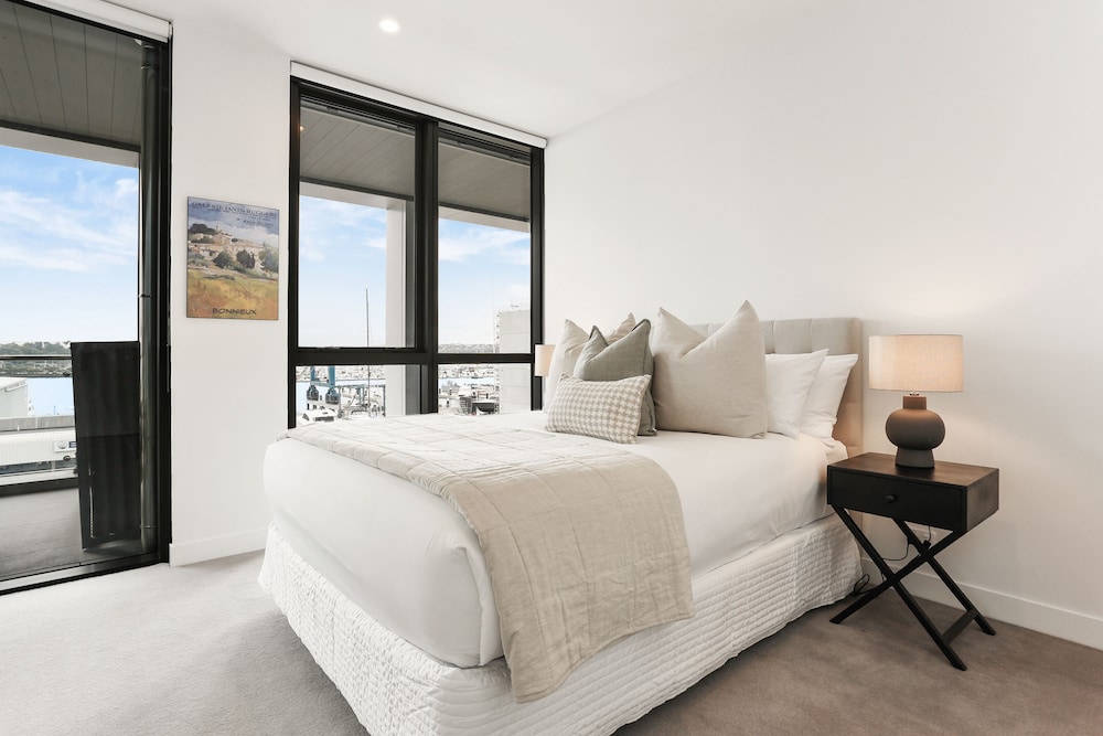 Modern oasis in Wynyard Quarter - Image 2