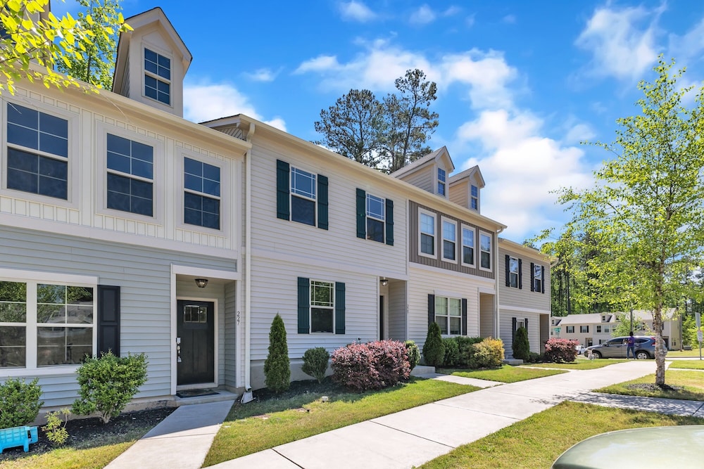 King 3BR Townhouse Mins to Cary NC State