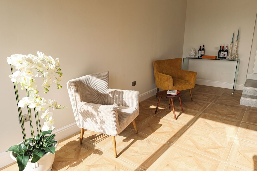 PETRUS Rooms