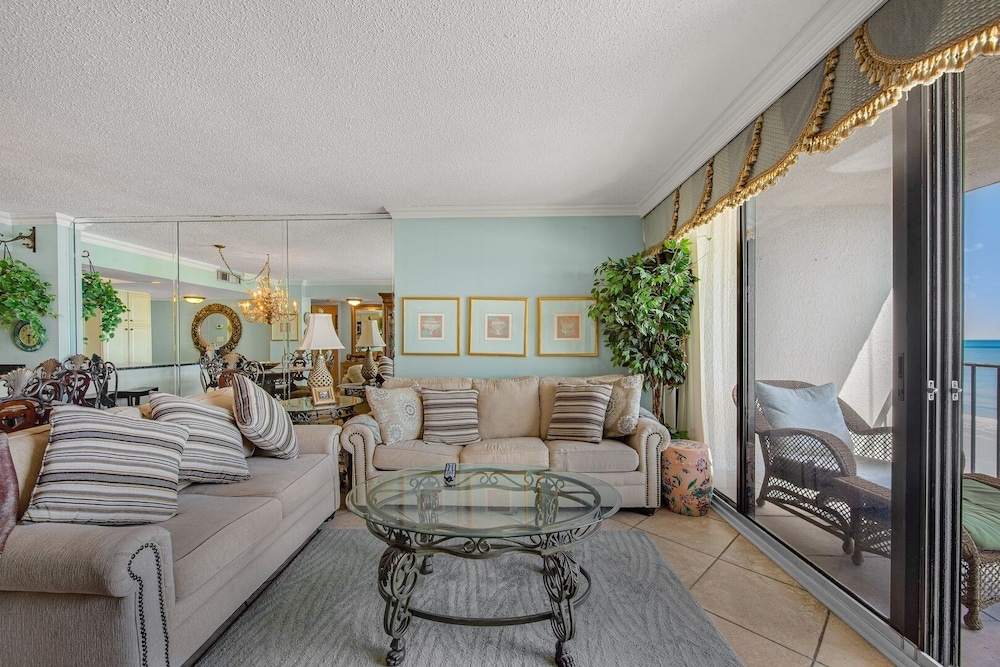 Arcadian I 6b 2 Bedroom Condo