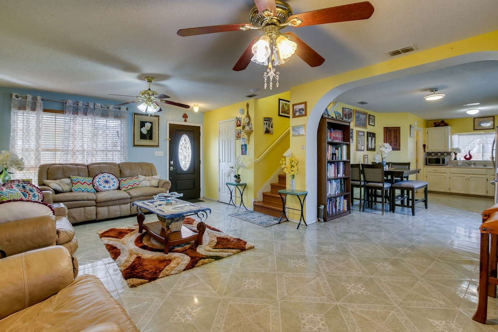 Spacious Mcallen Rental Home w/ Private Backyard! view 5