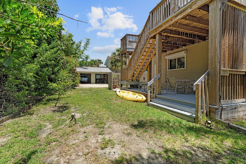 4BR Beach House Spacious Steps From Sand