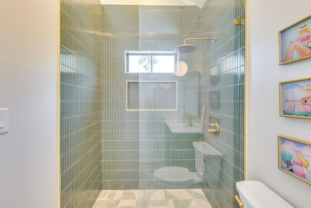 Walk to Laguna Beach: Modern Studio in Pcb!