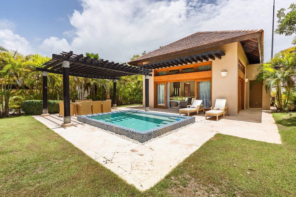 Stylish Bungalow at Green Village w Pool AB3 view 3