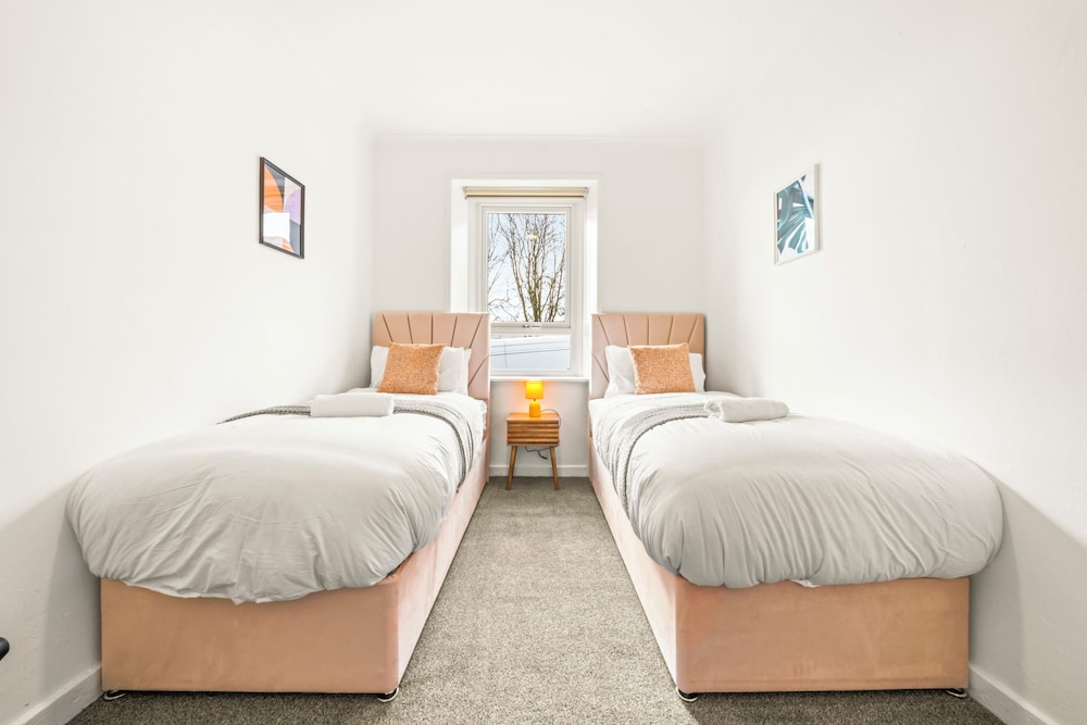Cosy and Bright 3-Bedroom Flat