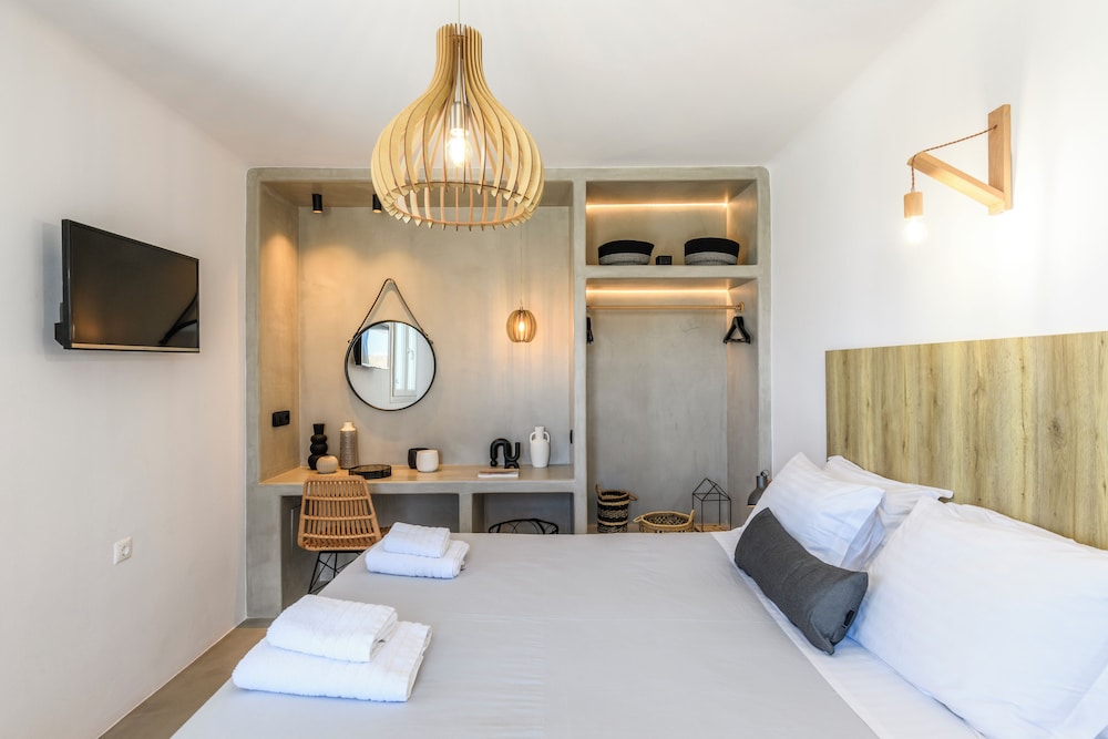 Mykonist Merchia Beach Villas & Suites