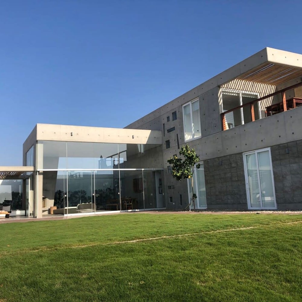 Perfect 5BR Villa With Private Terrace in Paracas view 3
