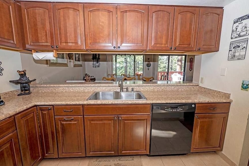 1240 Timber Lane 2 Bedroom Home by RedAwning