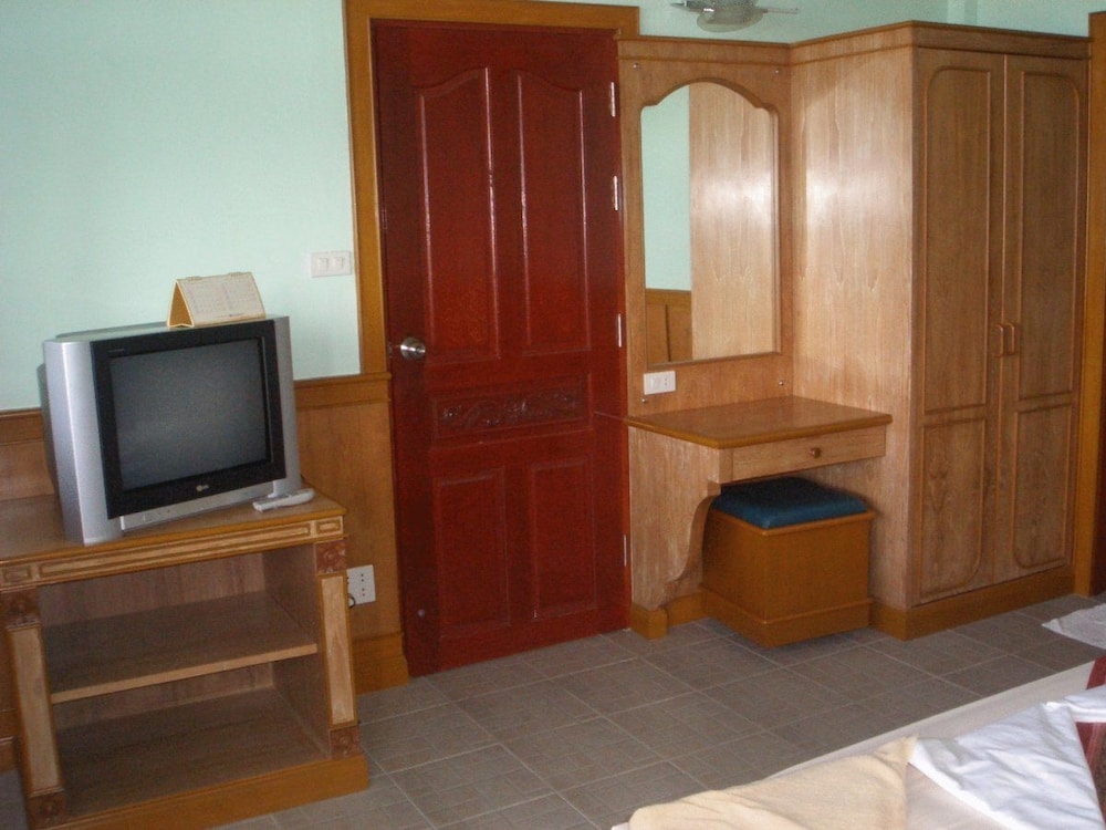 Haad Yao Resort