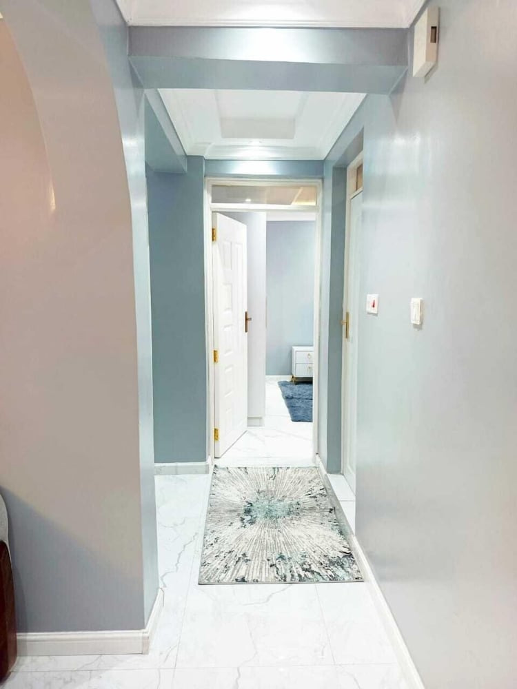 Lux Suites Grandville Apartments