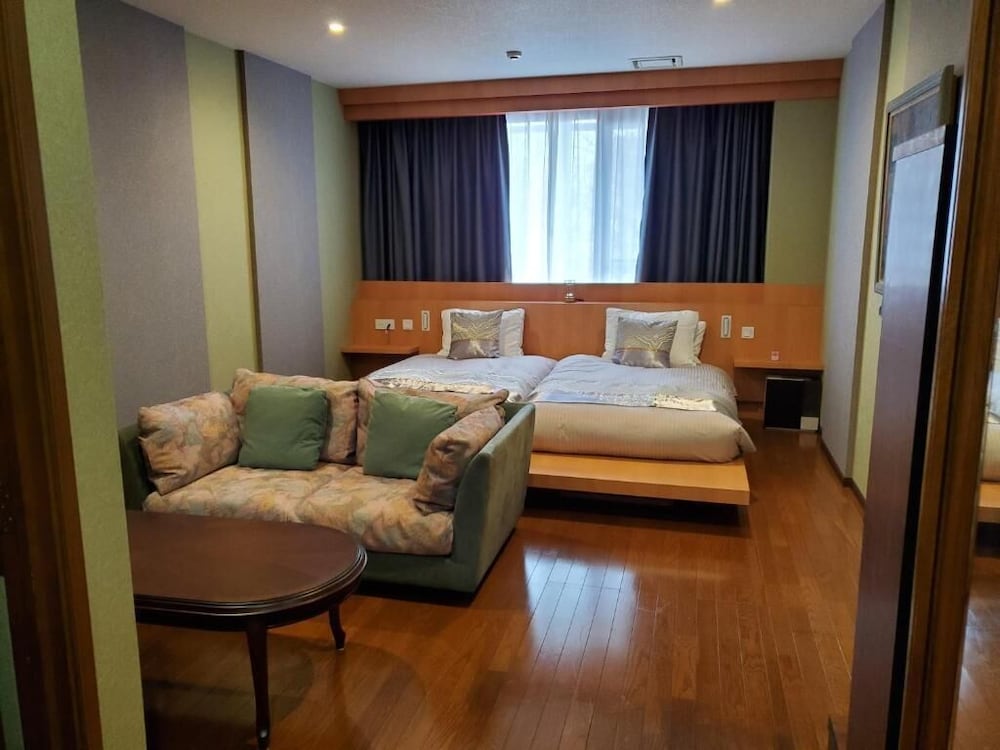 THE RESIDENCE HOTEL OKAYAMA
