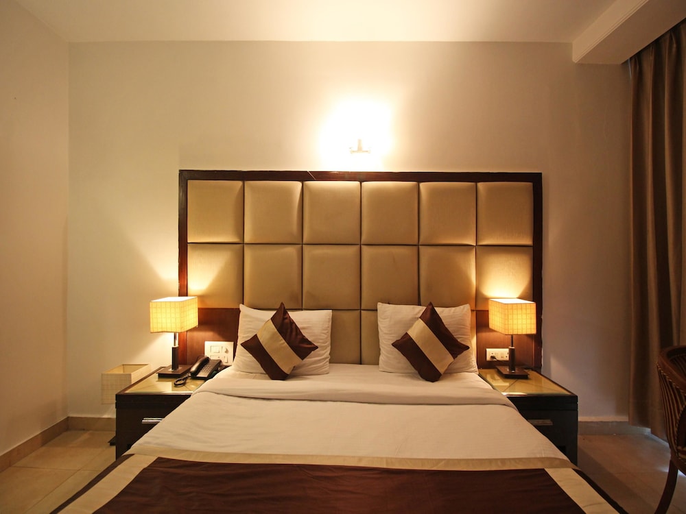 OYO 6438 Hotel Valley Plaza