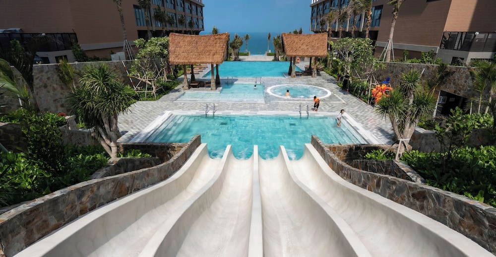 Mandala Mui Ne Beachfront Resort
