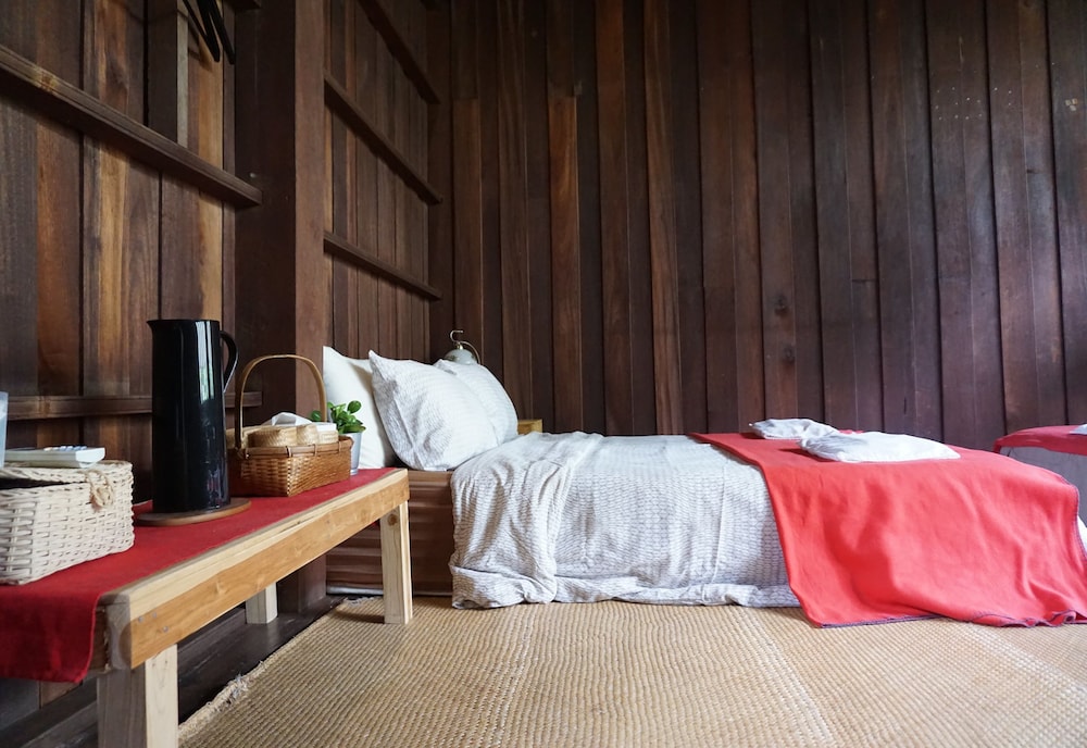 Kaampuju Cafe and Rooms