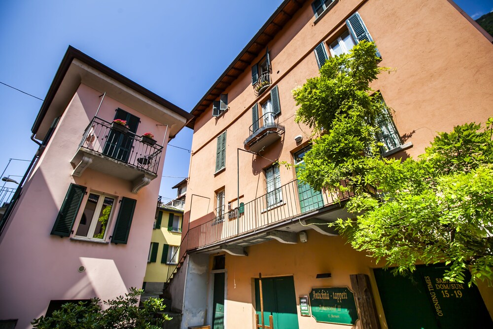 Renzo e Lucia view 3