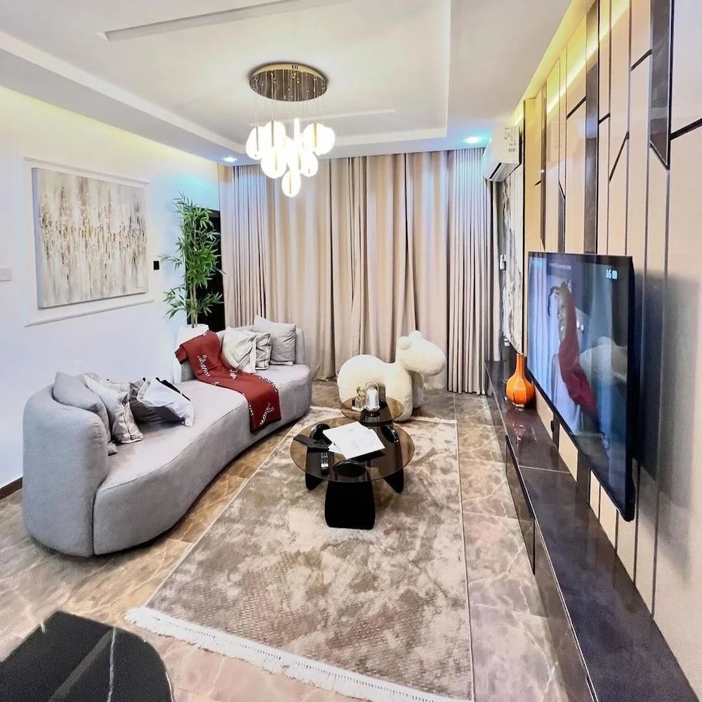Marcliff Apartments