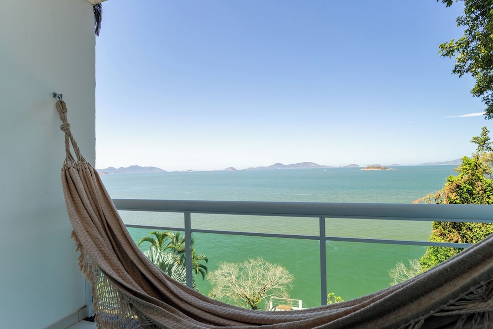 Loft com Varanda e Vista Para o mar em Mangaratiba