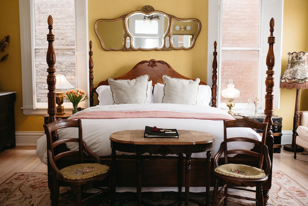 Ellerbeck Mansion Bed & Breakfast