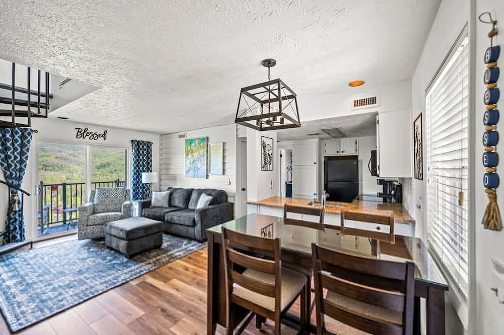 Indoor Pool Hot Tub Sleeps 6 Mountain Views